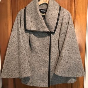 Apt 9 Cape sleeve Women’s Coat